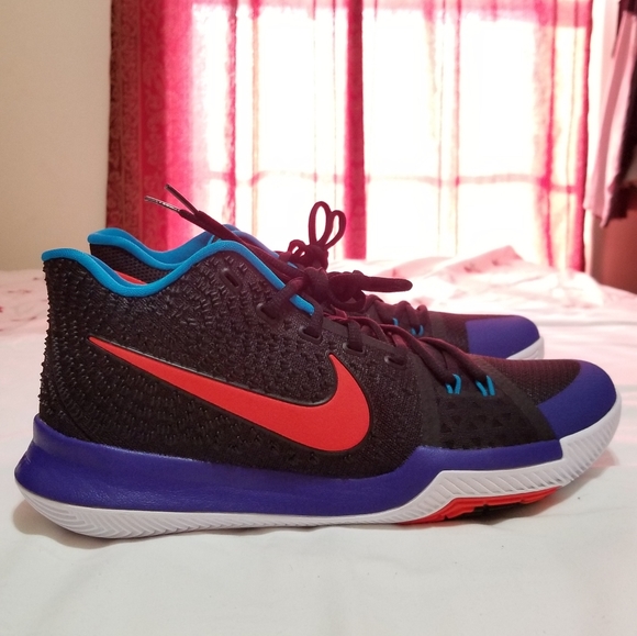 nike kyrie 3 kyrache light